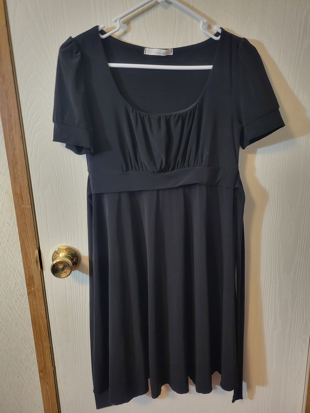 Charlotte Russe Black Short-Sleeve Empire-Waist Midi Dress